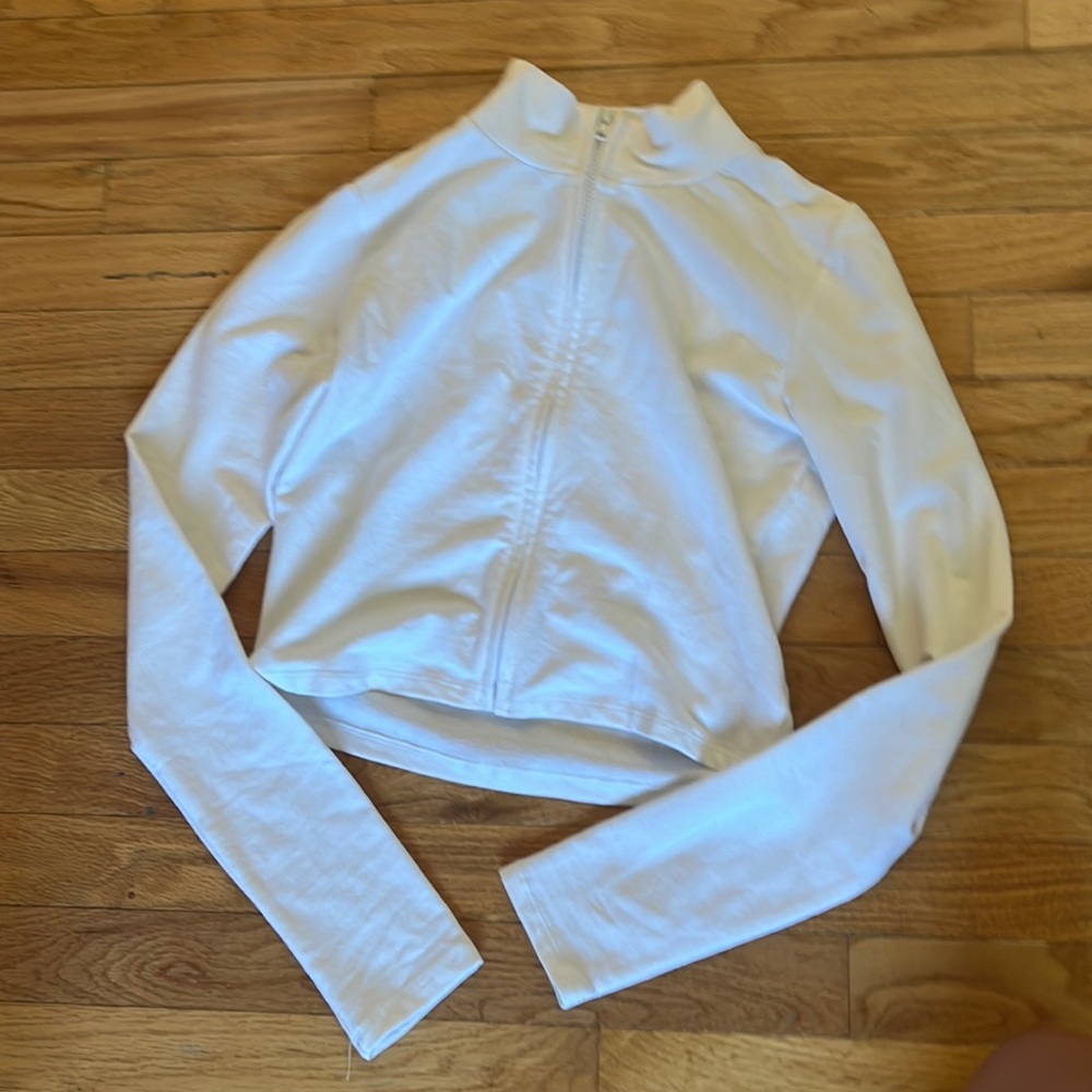 White long sleeve sweatshirt